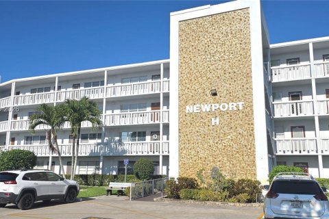 Купить кондоминиум в Дирфилд-Бич, Флорида 2 спальни, 79.9м2, № 2047800 - фото 3