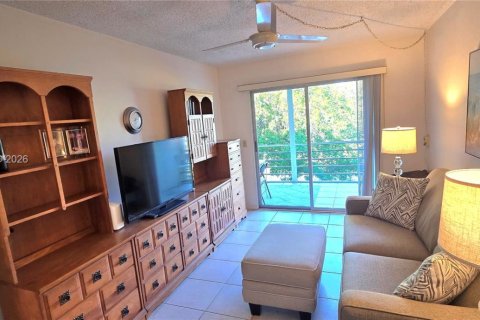 Купить кондоминиум в Дирфилд-Бич, Флорида 2 спальни, 79.9м2, № 2047800 - фото 16