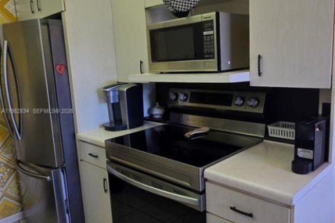 Купить кондоминиум в Дирфилд-Бич, Флорида 2 спальни, 79.9м2, № 2047800 - фото 13