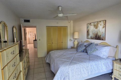 Купить кондоминиум в Дирфилд-Бич, Флорида 2 спальни, 79.9м2, № 2047800 - фото 30