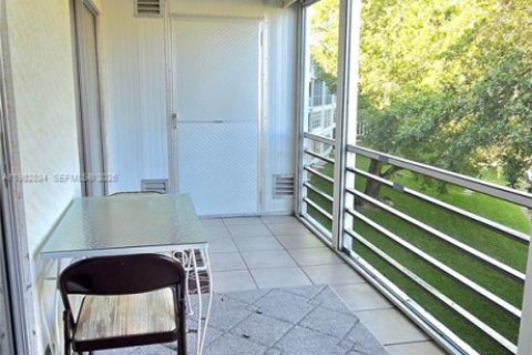 Купить кондоминиум в Дирфилд-Бич, Флорида 2 спальни, 79.9м2, № 2047800 - фото 25