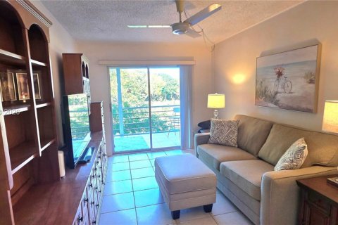 Купить кондоминиум в Дирфилд-Бич, Флорида 2 спальни, 79.9м2, № 2047800 - фото 15