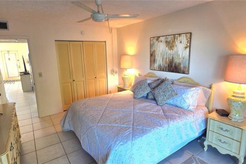 Купить кондоминиум в Дирфилд-Бич, Флорида 2 спальни, 79.9м2, № 2047800 - фото 28