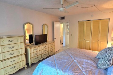 Купить кондоминиум в Дирфилд-Бич, Флорида 2 спальни, 79.9м2, № 2047800 - фото 29