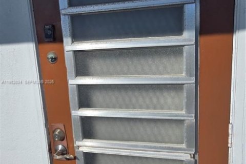 Купить кондоминиум в Дирфилд-Бич, Флорида 2 спальни, 79.9м2, № 2047800 - фото 6