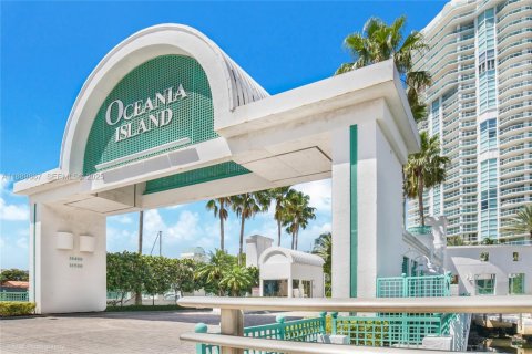 Condominio en venta en Sunny Isles Beach, Florida, 3 dormitorios, 199.18 m2 № 1946312 - foto 28