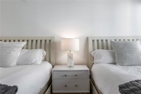 Condominio en venta en Sunny Isles Beach, Florida, 3 dormitorios, 199.18 m2 № 1946312 - foto 21