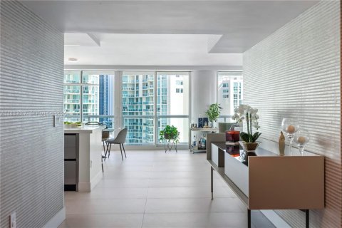 Condominio en venta en Sunny Isles Beach, Florida, 3 dormitorios, 199.18 m2 № 1946312 - foto 11