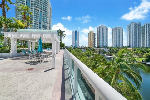 Condominio en venta en Sunny Isles Beach, Florida, 3 dormitorios, 199.18 m2 № 1946312 - foto 5