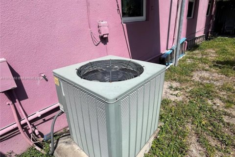 Villa ou maison à vendre à Miami, Floride: 3 chambres, 158.96 m2 № 1770825 - photo 3