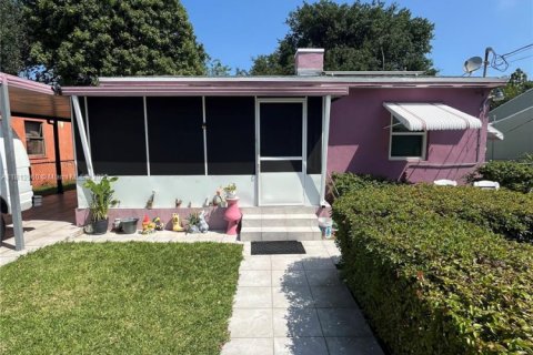 Villa ou maison à vendre à Miami, Floride: 3 chambres, 158.96 m2 № 1770825 - photo 1