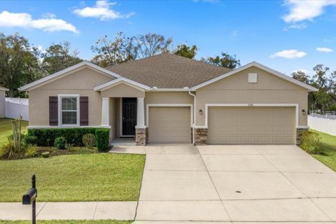 House in Ocala, Florida 4 bedrooms, 263.29 sq.m. № 2096213