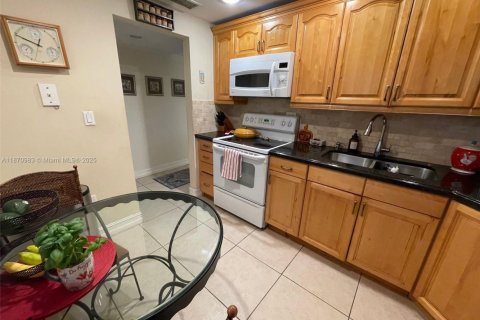 Купить кондоминиум в Майами, Флорида 2 спальни, 89.65м2, № 1920076 - фото 5