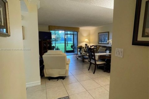 Купить кондоминиум в Майами, Флорида 2 спальни, 89.65м2, № 1920076 - фото 7