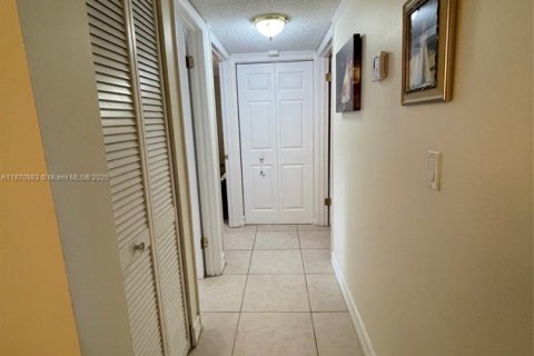 Купить кондоминиум в Майами, Флорида 2 спальни, 89.65м2, № 1920076 - фото 28