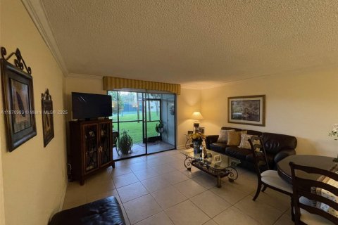 Купить кондоминиум в Майами, Флорида 2 спальни, 89.65м2, № 1920076 - фото 3