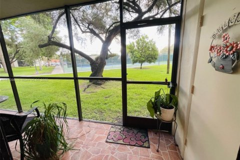 Купить кондоминиум в Майами, Флорида 2 спальни, 89.65м2, № 1920076 - фото 12