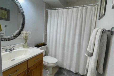 Купить кондоминиум в Майами, Флорида 2 спальни, 89.65м2, № 1920076 - фото 16