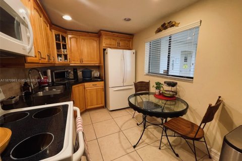 Купить кондоминиум в Майами, Флорида 2 спальни, 89.65м2, № 1920076 - фото 6