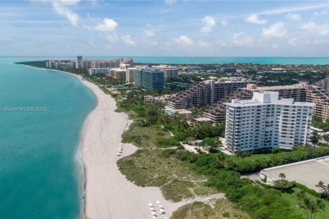 Condo in Key Biscayne, Florida, 1 bedroom  № 1981939 - photo 29