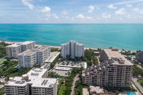 Condo in Key Biscayne, Florida, 1 bedroom  № 1981939 - photo 28