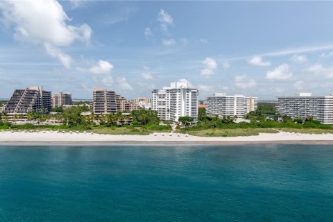 Condo in Key Biscayne, Florida, 1 bedroom  № 1981939 - photo 27