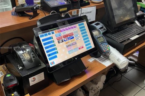 Купить коммерческую недвижимость в Хайалиа, Флорида № 1983910 - фото 4