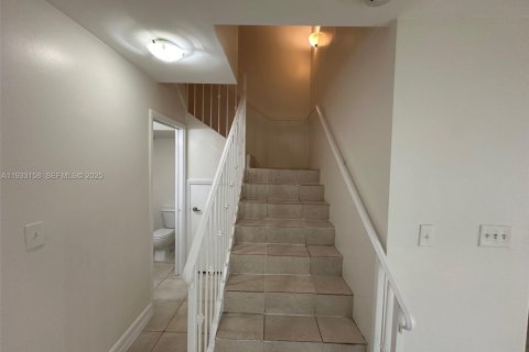 Снять в аренду таунхаус в Форт-Лодердейл, Флорида 3 спальни, 141.21м2, № 1991905 - фото 11