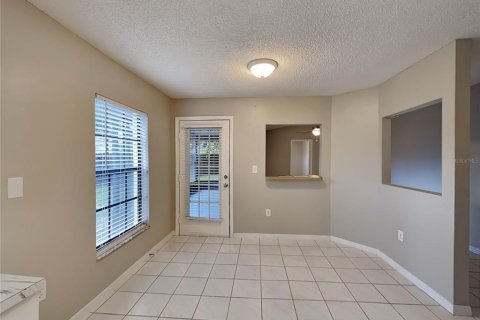 House in New Port Richey, Florida 3 bedrooms, 122.91 sq.m. № 1911919 - photo 5