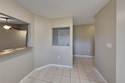 House in New Port Richey, Florida 3 bedrooms, 122.91 sq.m. № 1911919 - photo 4