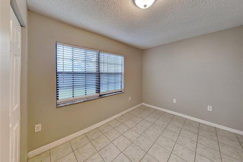 House in New Port Richey, Florida 3 bedrooms, 122.91 sq.m. № 1911919 - photo 11