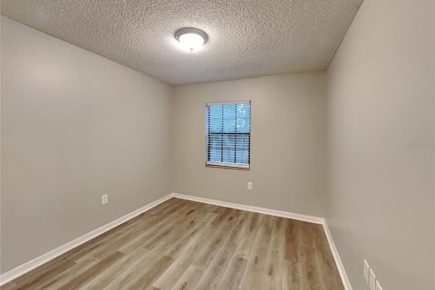 House in New Port Richey, Florida 3 bedrooms, 122.91 sq.m. № 1911919 - photo 14