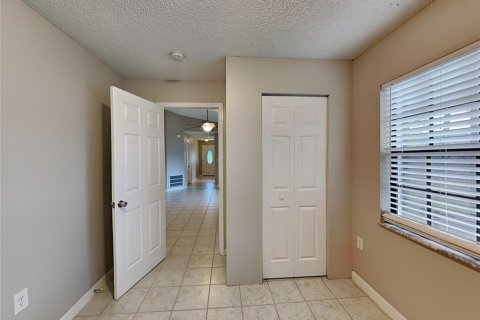 House in New Port Richey, Florida 3 bedrooms, 122.91 sq.m. № 1911919 - photo 13