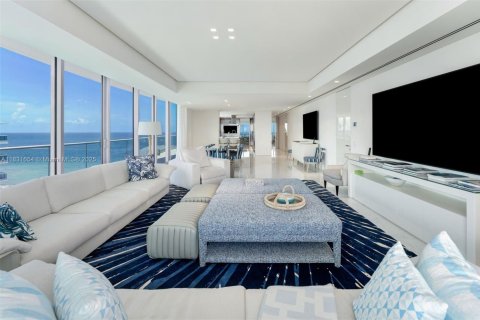 Купить кондоминиум в Серфсайд, Флорида 5 спален, 624.86м2, № 2014756 - фото 9