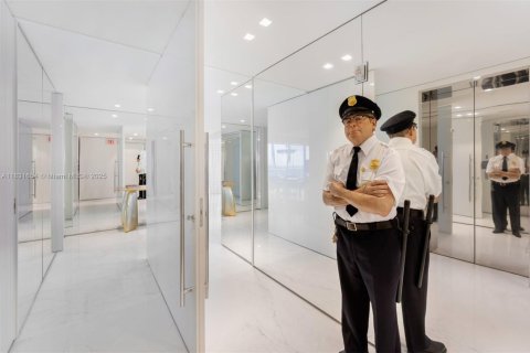 Купить кондоминиум в Серфсайд, Флорида 5 спален, 624.86м2, № 2014756 - фото 25