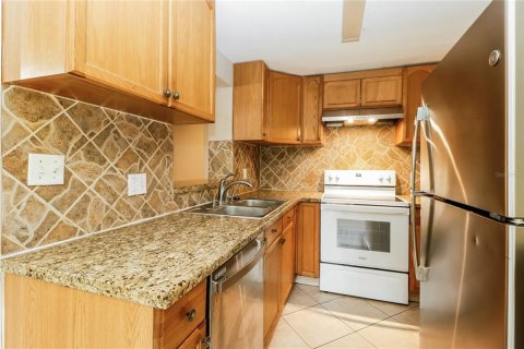 House in Tampa, Florida 3 bedrooms, 113.81 sq.m. № 1899123 - photo 7