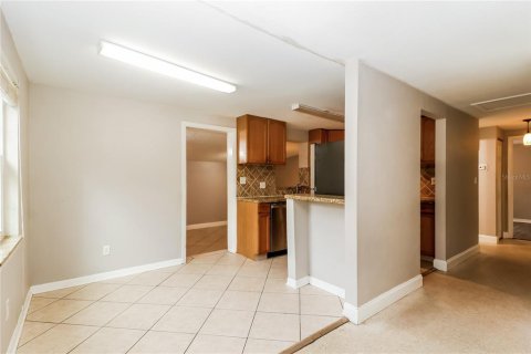 House in Tampa, Florida 3 bedrooms, 113.81 sq.m. № 1899123 - photo 5