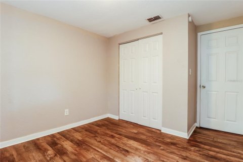 House in Tampa, Florida 3 bedrooms, 113.81 sq.m. № 1899123 - photo 12