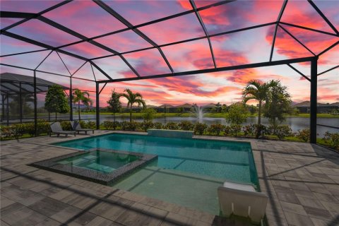 Casa en venta en Lakewood Ranch, Florida, 3 dormitorios, 243.5 m2 № 1870313 - foto 1