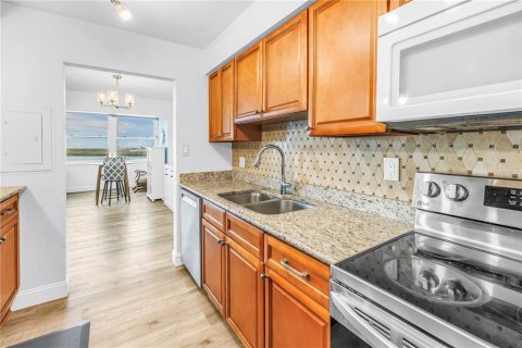 Copropriété à vendre à Saint Petersburg, Floride: 2 chambres, 134.71 m2 № 2342056 - photo 17