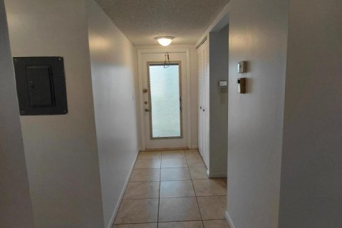 Copropriété à louer à Margate, Floride: 2 chambres, 90.12 m2 № 2086530 - photo 3