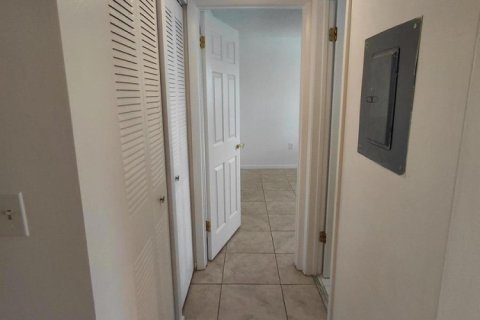 Copropriété à louer à Margate, Floride: 2 chambres, 90.12 m2 № 2086530 - photo 8