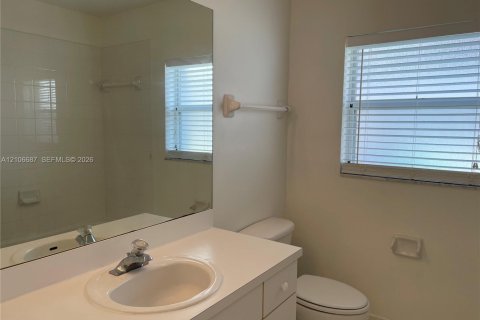 Villa ou maison à louer à Miami, Floride: 3 chambres, 176.61 m2 № 2423301 - photo 15