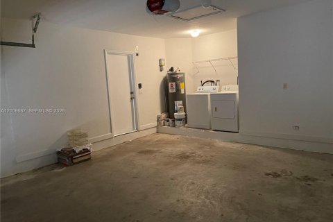 Villa ou maison à louer à Miami, Floride: 3 chambres, 176.61 m2 № 2423301 - photo 17