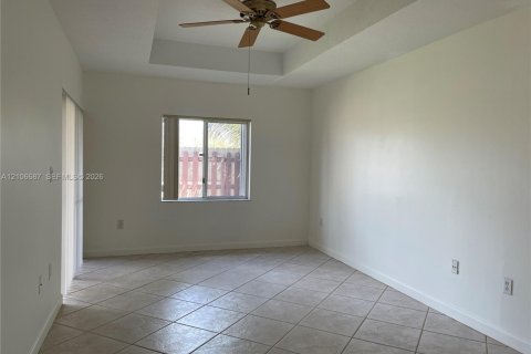 Villa ou maison à louer à Miami, Floride: 3 chambres, 176.61 m2 № 2423301 - photo 9