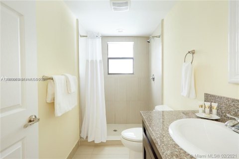 Copropriété à louer à Miami, Floride: 2 chambres № 2069502 - photo 14