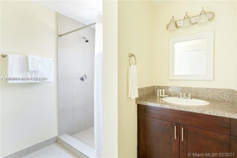 Copropriété à louer à Miami, Floride: 2 chambres № 2069502 - photo 7