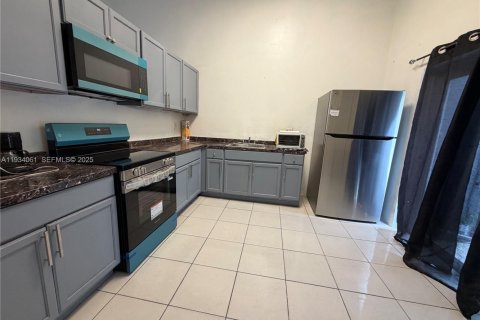 Adosado en alquiler en Miami Gardens, Florida, 4 dormitorios, 136.57 m2 № 1993148 - foto 3