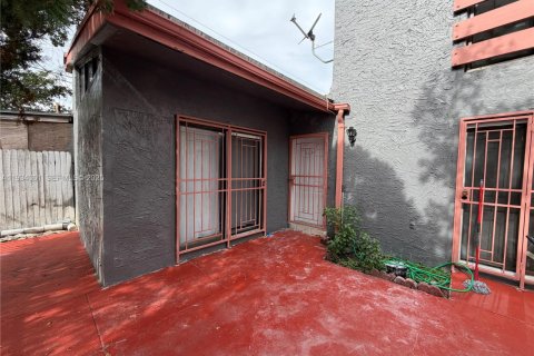 Adosado en alquiler en Miami Gardens, Florida, 4 dormitorios, 136.57 m2 № 1993148 - foto 13