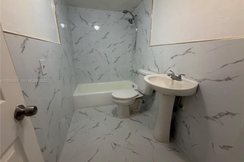 Adosado en alquiler en Miami Gardens, Florida, 4 dormitorios, 136.57 m2 № 1993148 - foto 6